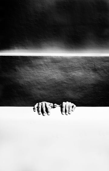Hands Dark Horizon | Canvas
