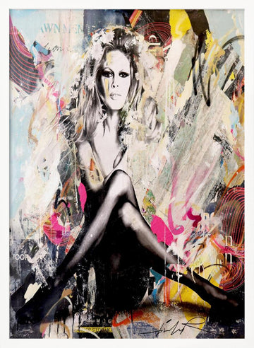 Glamorous Pop Art Woman | Poster - White Frame Interior