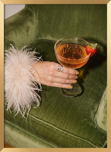 Feathered Cocktail Style | Poster - Gold Frame Interior