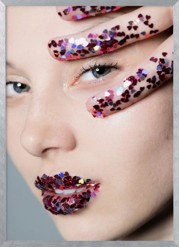 Glitter Heart Lips | Poster - Silver Frame Interior