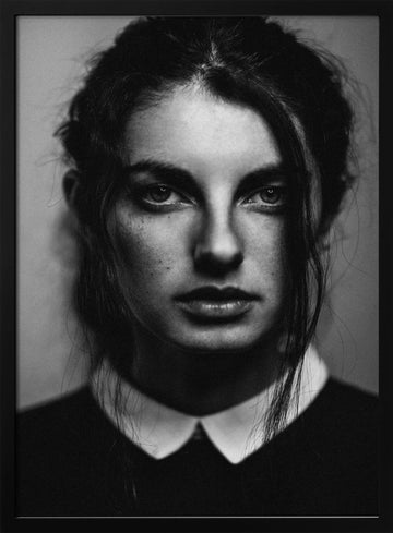 Intense Gaze Woman | Poster - Black Metal Frame Interior