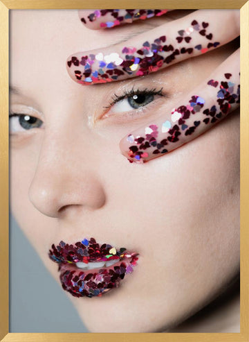 Glitter Heart Lips | Poster - Gold Frame Interior