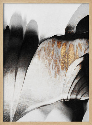Fluid Gold Contrast | Poster - Wood Frame Interior