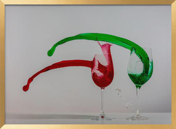 Vibrant Wine Splash | Poster - Gold Frame Interior