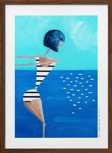 DIVING WOMAN | Poster - Walnut Frame Interior