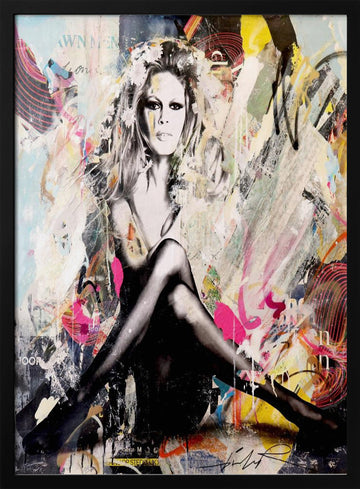 Glamorous Pop Art Woman | Poster - Black Metal Frame Interior