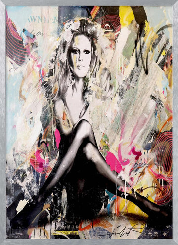 Glamorous Pop Art Woman | Poster - Silver Frame Interior