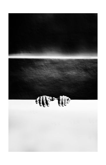 Hands Dark Horizon | Poster - Passepartout