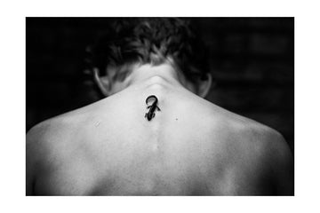 Lizard On Bare Skin | Poster - Passepartout