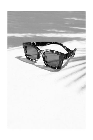 Stylish Summer Sunglasses | Poster - Passepartout