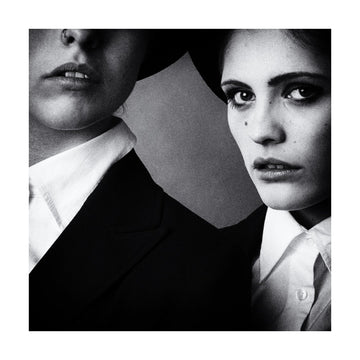 Intense Female Duo | Poster - Passepartout